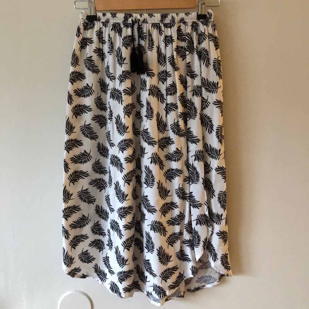 Knee Length Leaf Print Skirt